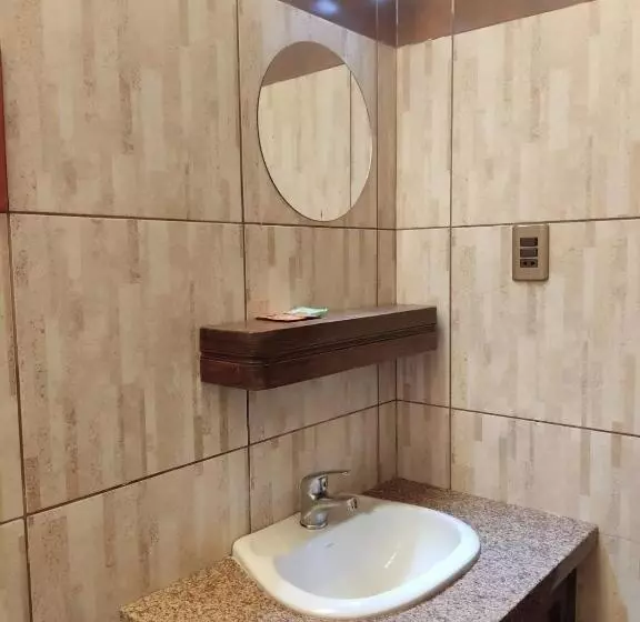 هتل La Culta Hostal & Casa Cultural