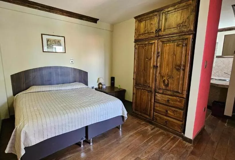 هتل La Culta Hostal & Casa Cultural