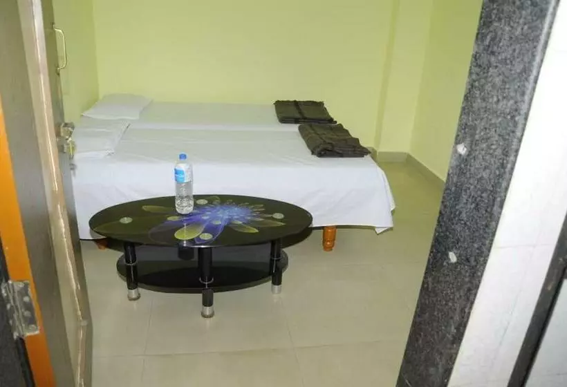 ホテル Maharashtra Lodge Near Latur Bus Stand