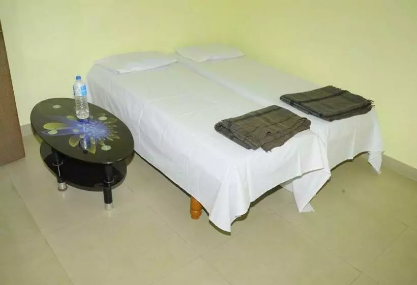 ホテル Maharashtra Lodge Near Latur Bus Stand