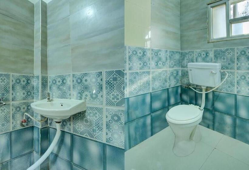 ホテル O Pragya New