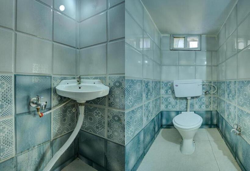 ホテル O Pragya New