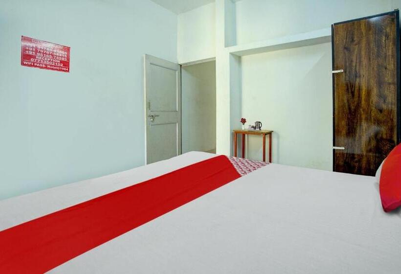 ホテル O Pragya New