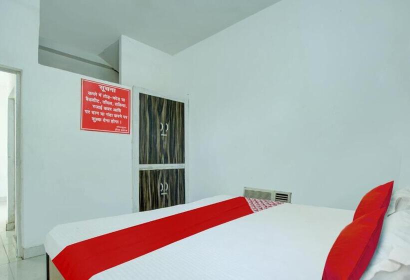 ホテル O Pragya New