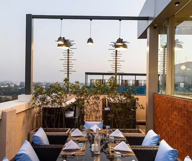 ホテル Ramee International Surat