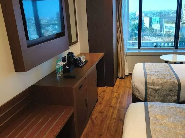 ホテル Ramee International Surat