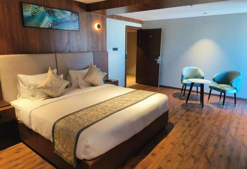 בית מלון כפרי Ramee International Surat