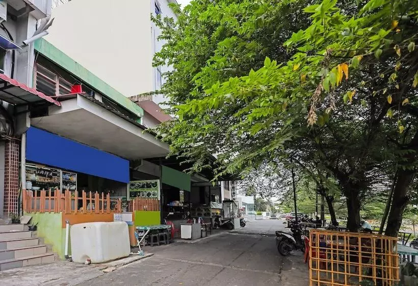 Hotelli Spot On 92092 Wisma Nilam Sari Syariah