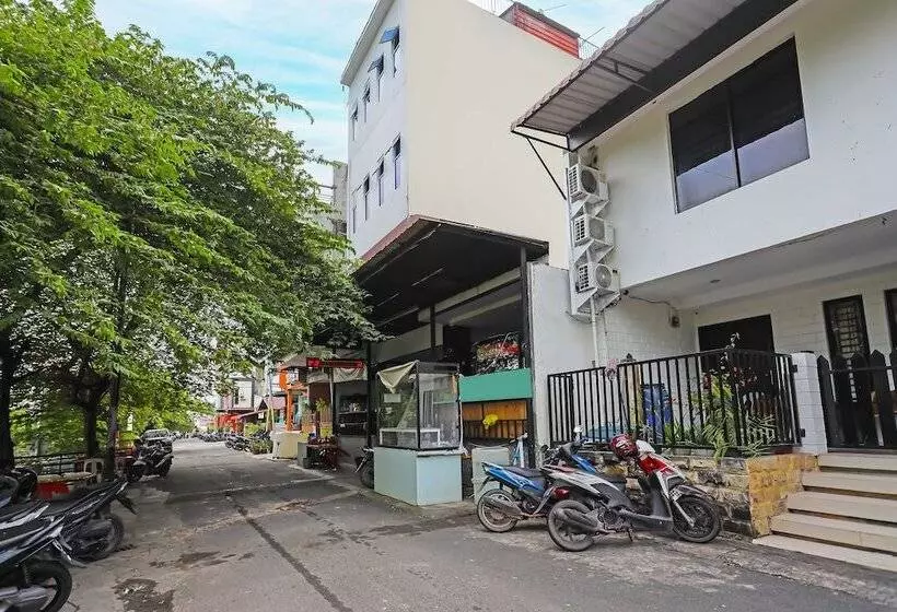 Hotelli Spot On 92092 Wisma Nilam Sari Syariah