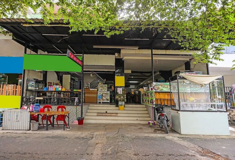 בית מלון כפרי Spot On 92092 Wisma Nilam Sari Syariah