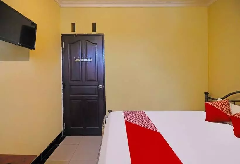 Hotelli Spot On 92092 Wisma Nilam Sari Syariah