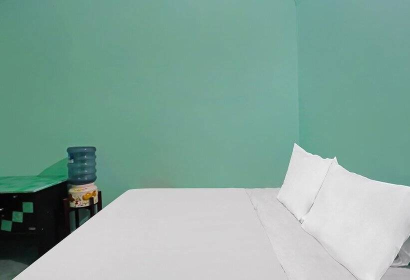 בית מלון כפרי Spot On 92115 Homestay Bude Sri