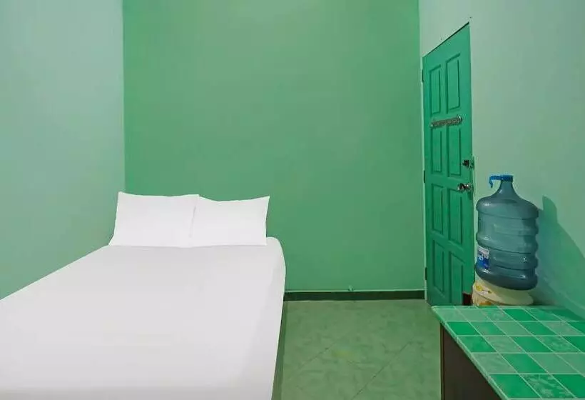 هتل Spot On 92115 Homestay Bude Sri