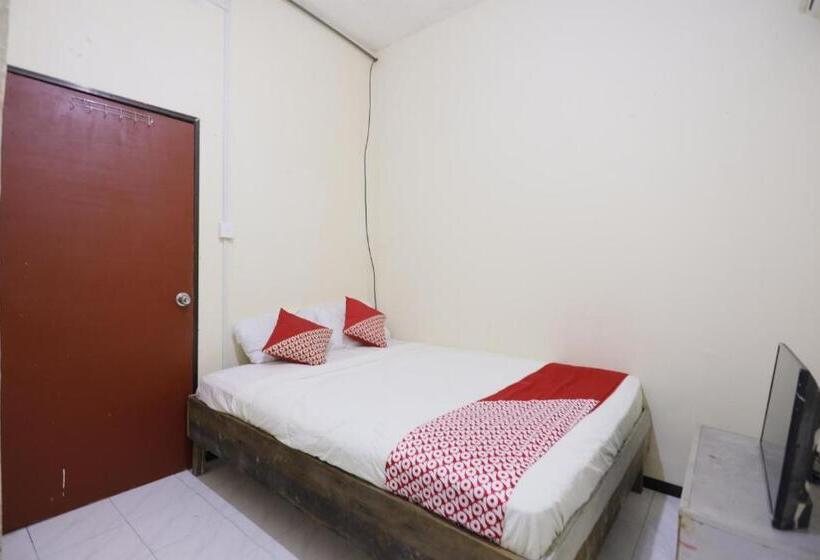 בית מלון כפרי Spot On 92115 Homestay Bude Sri