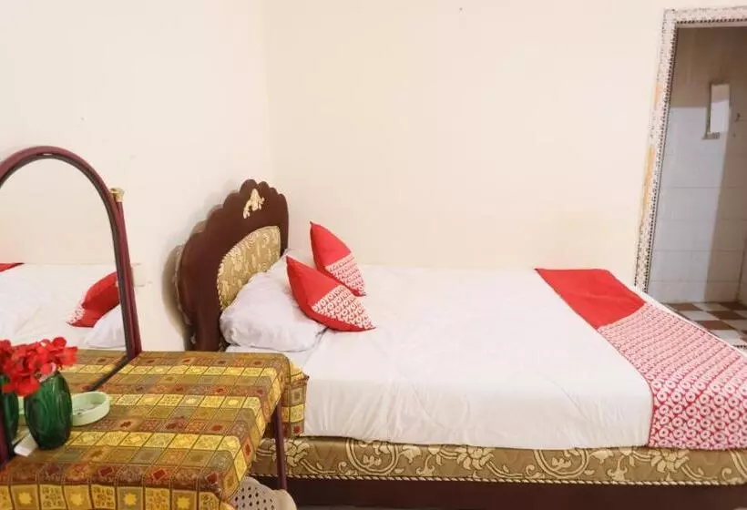 هتل Spot On 92115 Homestay Bude Sri