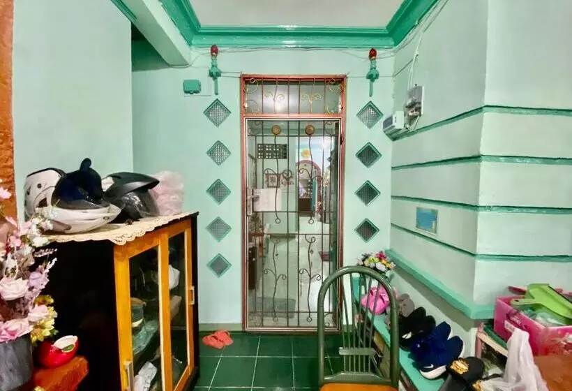 هتل Spot On 92115 Homestay Bude Sri
