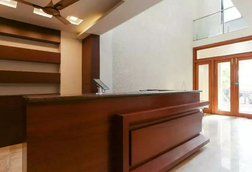Hotelli Collection O Venky  S Stay Inn