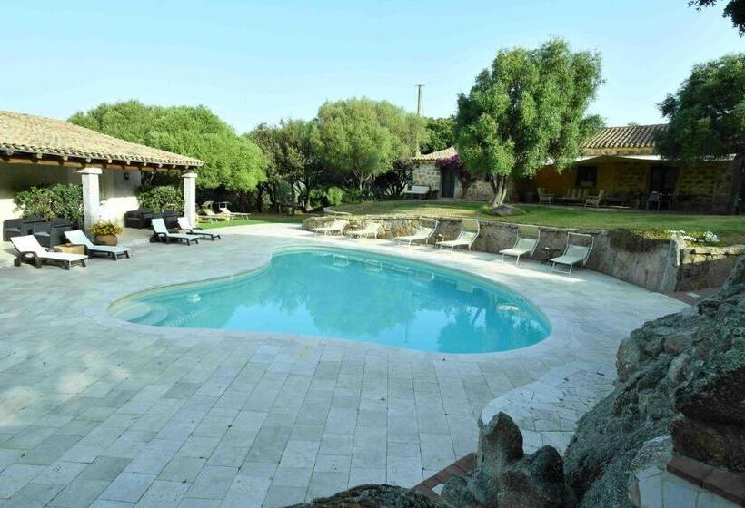 بنسيون Lu Pastruccialeddu