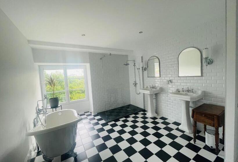 פנסיון Maison Du Roc