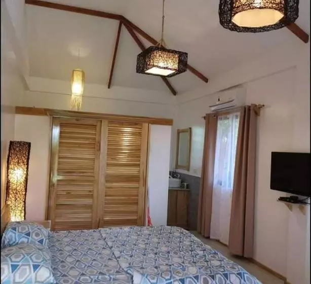 پانسیون Saschas Place