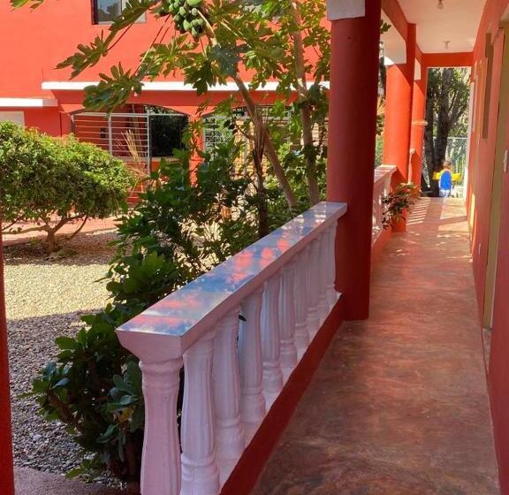 پانسیون Villa Kiki Ensenada