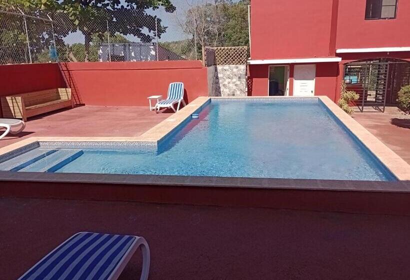 پانسیون Villa Kiki Ensenada