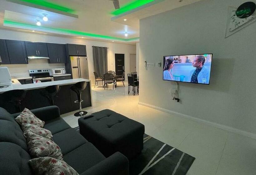 استراحتگاه Honey Cove Luxury Villa W/ Pool