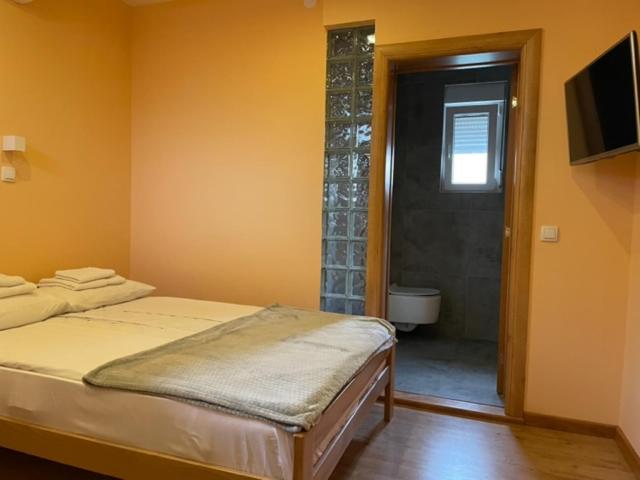 تختخواب و صبحانه Gradska Kafana