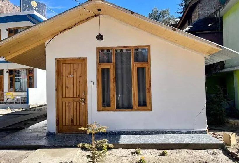 Hotelli Adinova