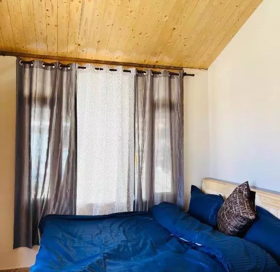 Hotelli Adinova