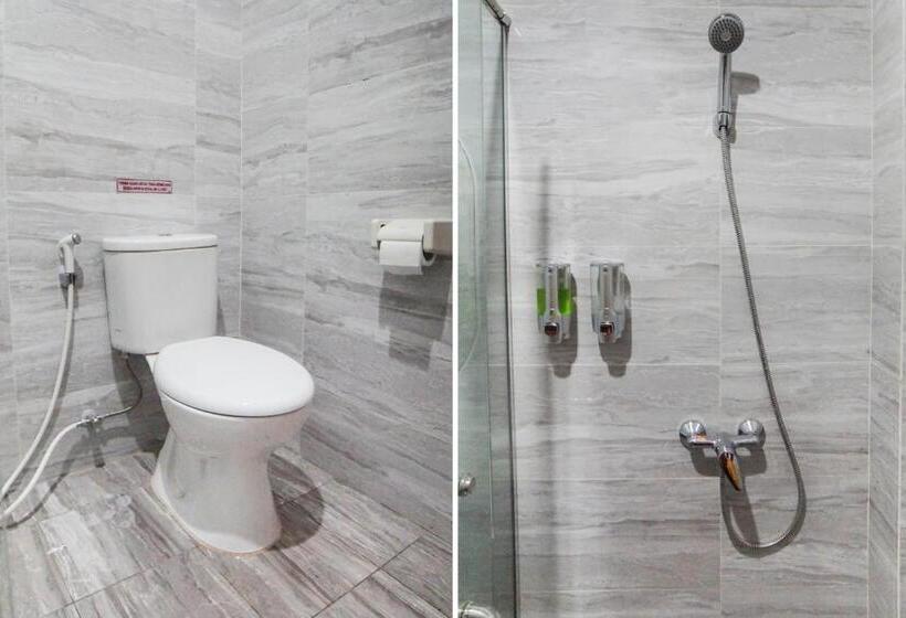 בית מלון כפרי Capital O 92066 Papakoel & Cafe