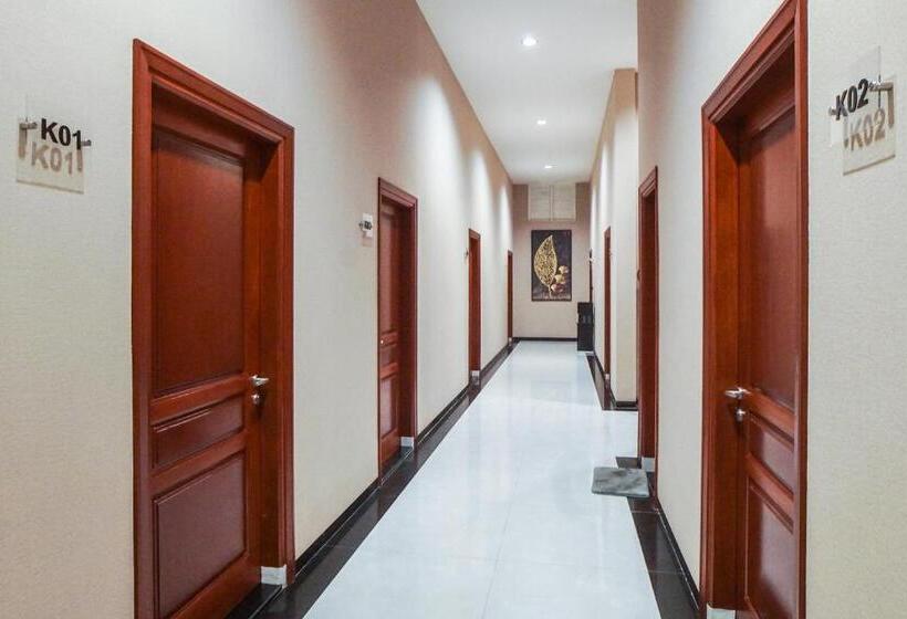 בית מלון כפרי Capital O 92066 Papakoel & Cafe