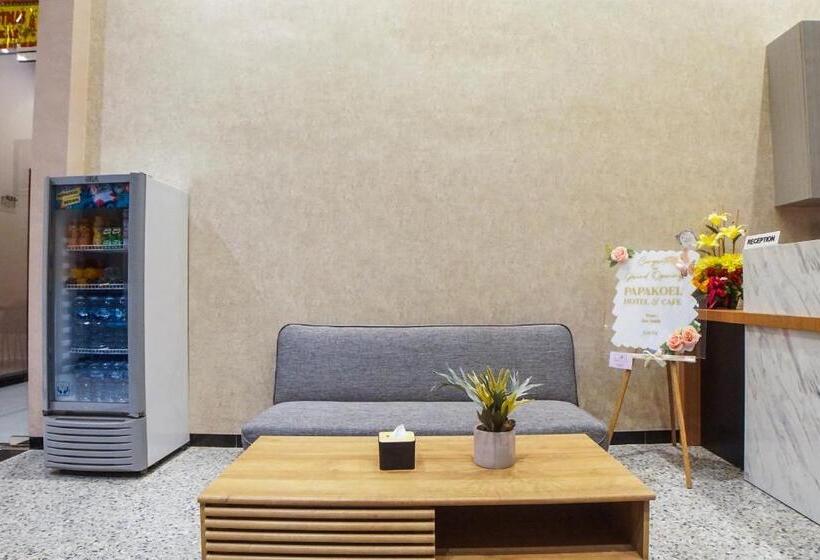 בית מלון כפרי Capital O 92066 Papakoel & Cafe