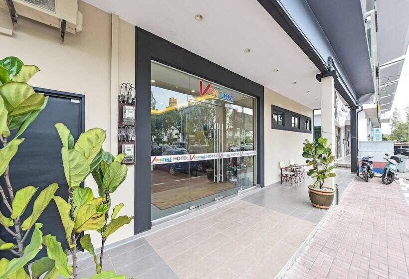 هتل Oyo 90701 Venomi