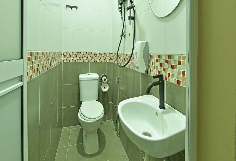 هتل Oyo 90701 Venomi