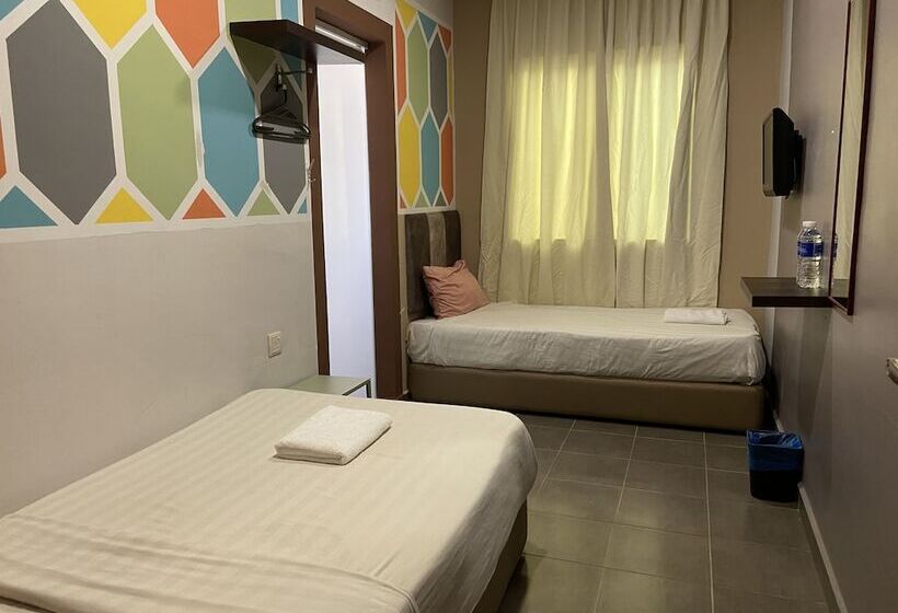 هتل Oyo 90701 Venomi