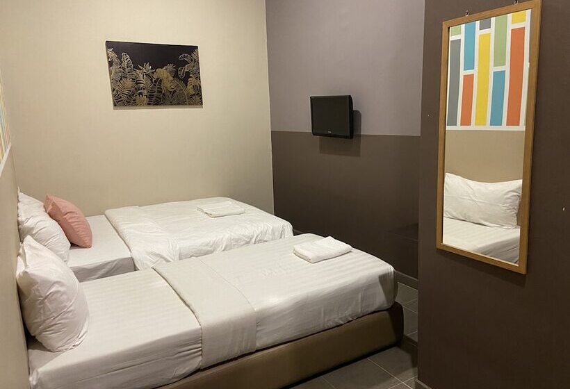 هتل Oyo 90701 Venomi