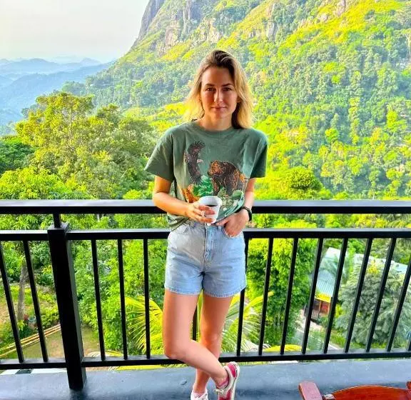 هتل The Peak Ella