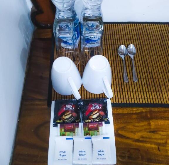 ホテル The Peak Ella