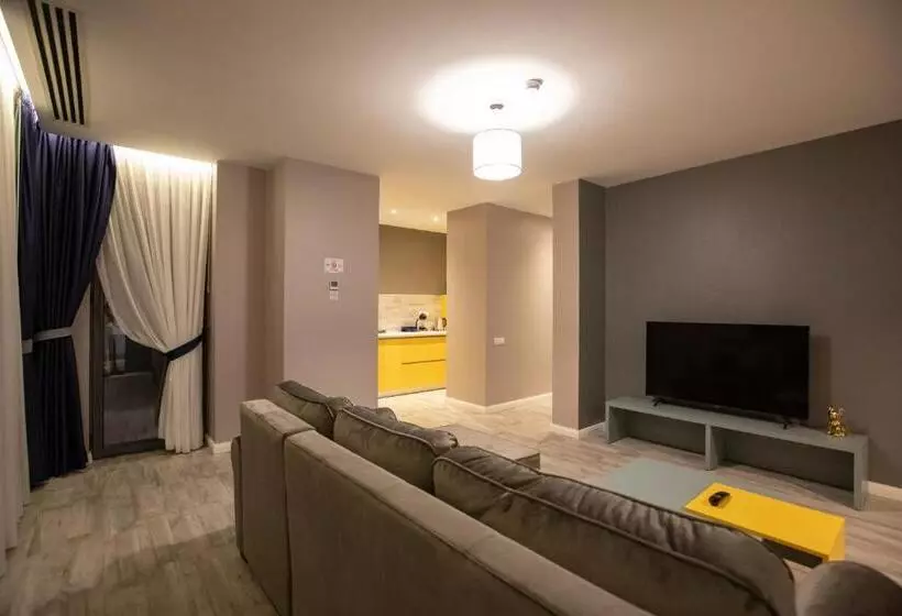 Omnia Apartments