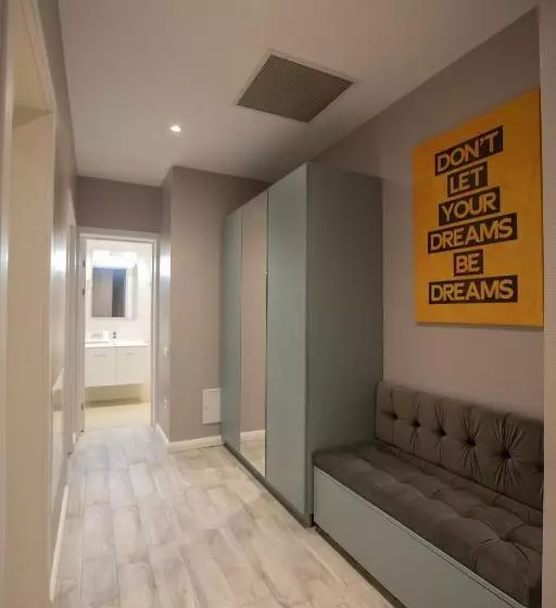 Omnia Apartments