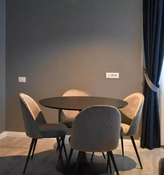Omnia Apartments