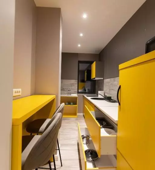 Omnia Apartments