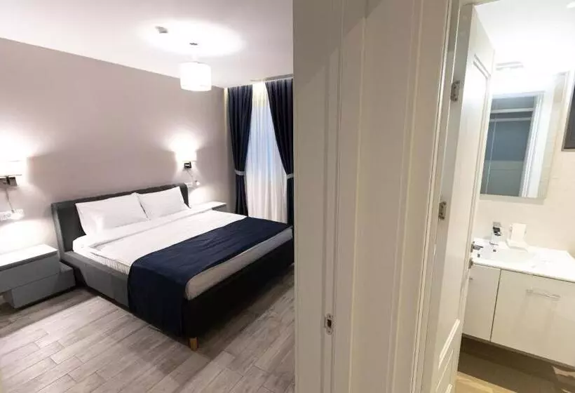 Omnia Apartments