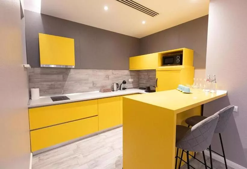 Omnia Apartments