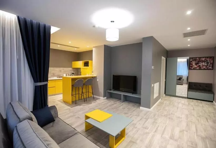Omnia Apartments