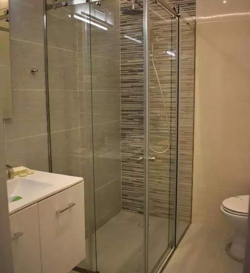 Omnia Apartments