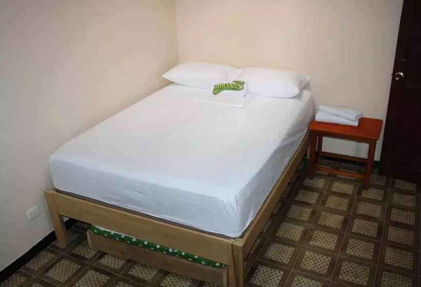 ペンション Hipilandia Amazonas Hostel