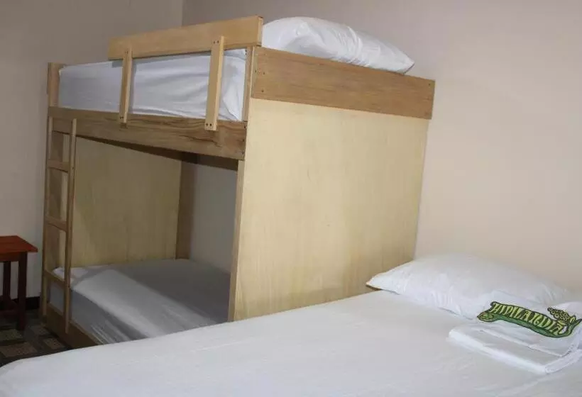 ペンション Hipilandia Amazonas Hostel