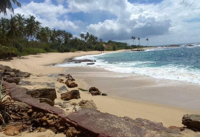 Pensão Isara Beach Paradise